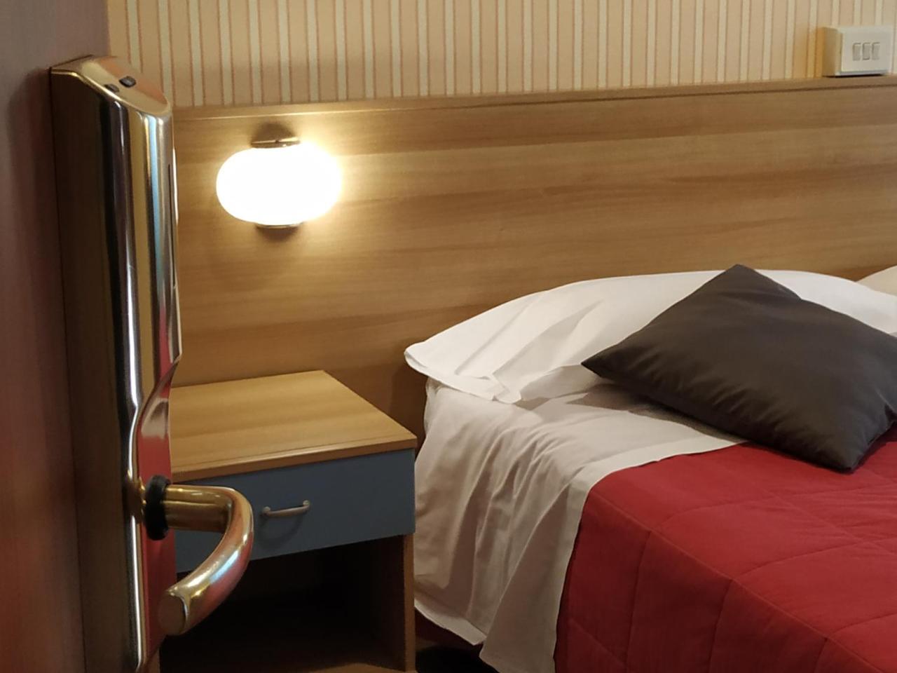 Augusta Albergo B&B Камольи Экстерьер фото