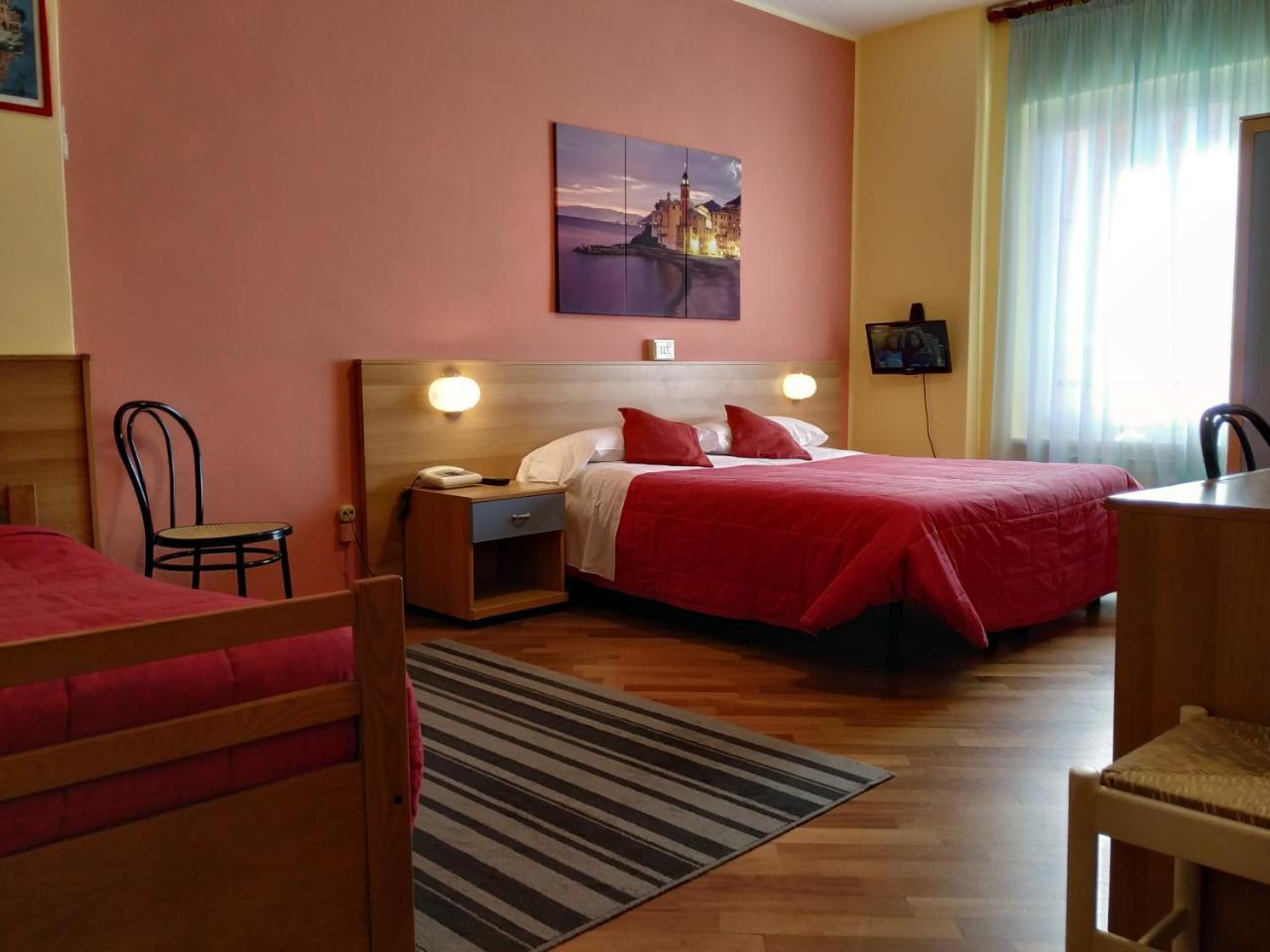 Augusta Albergo B&B Камольи Экстерьер фото